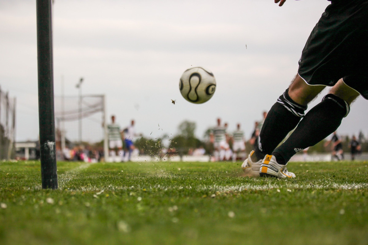 Football 1678992 1920 (1)