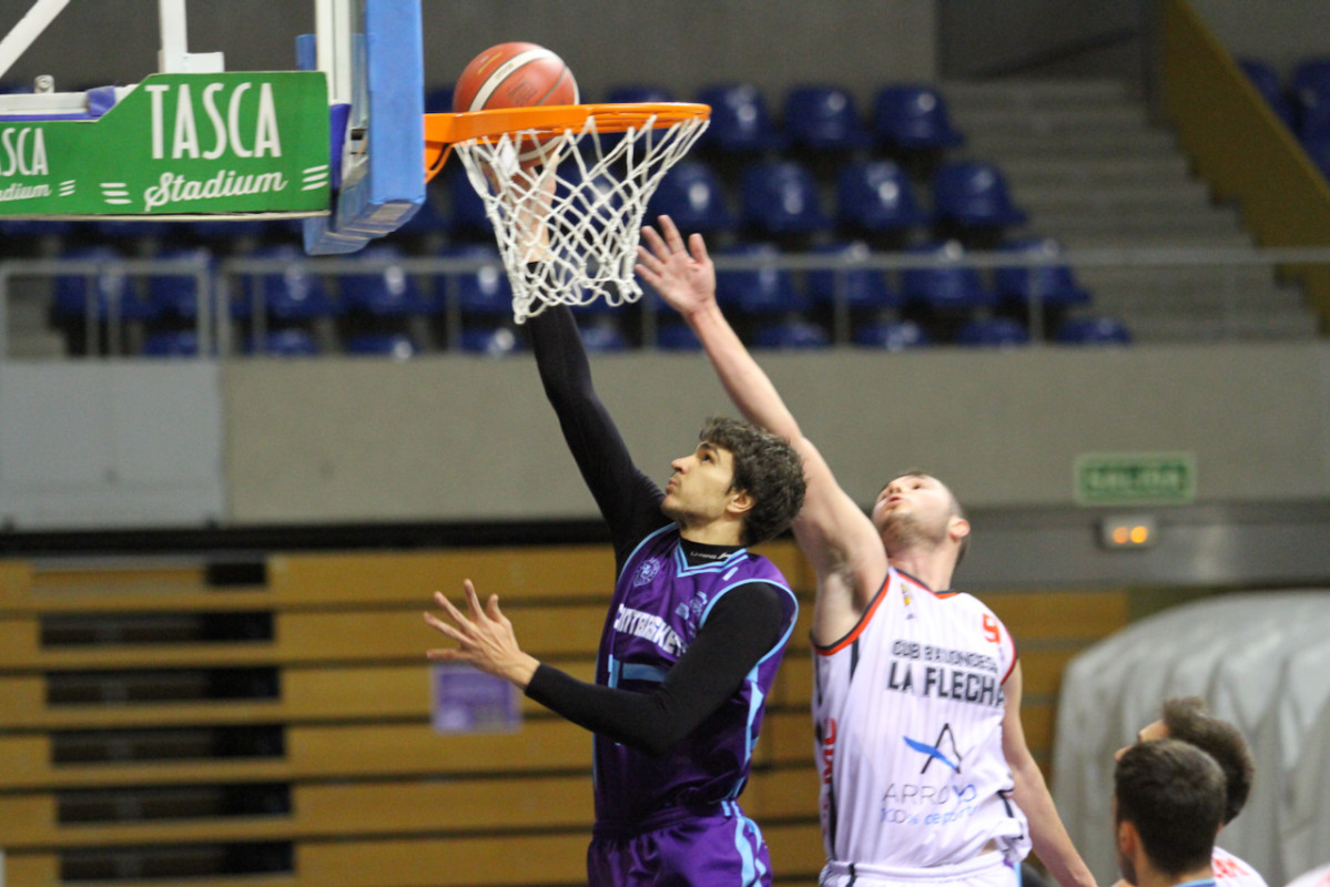 ALVARO REYES CANTBASKET VS LA FLECHA
