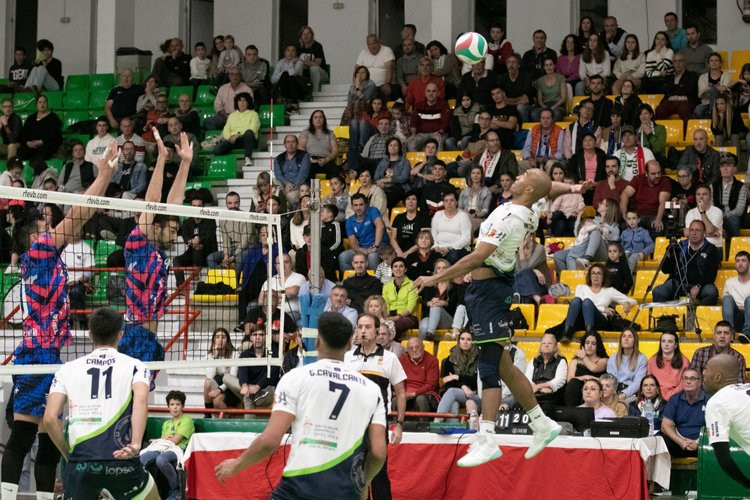 Voley